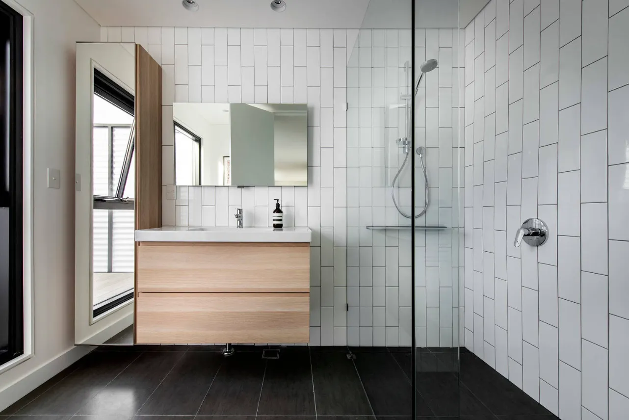 Modern Home: bathroom design reference