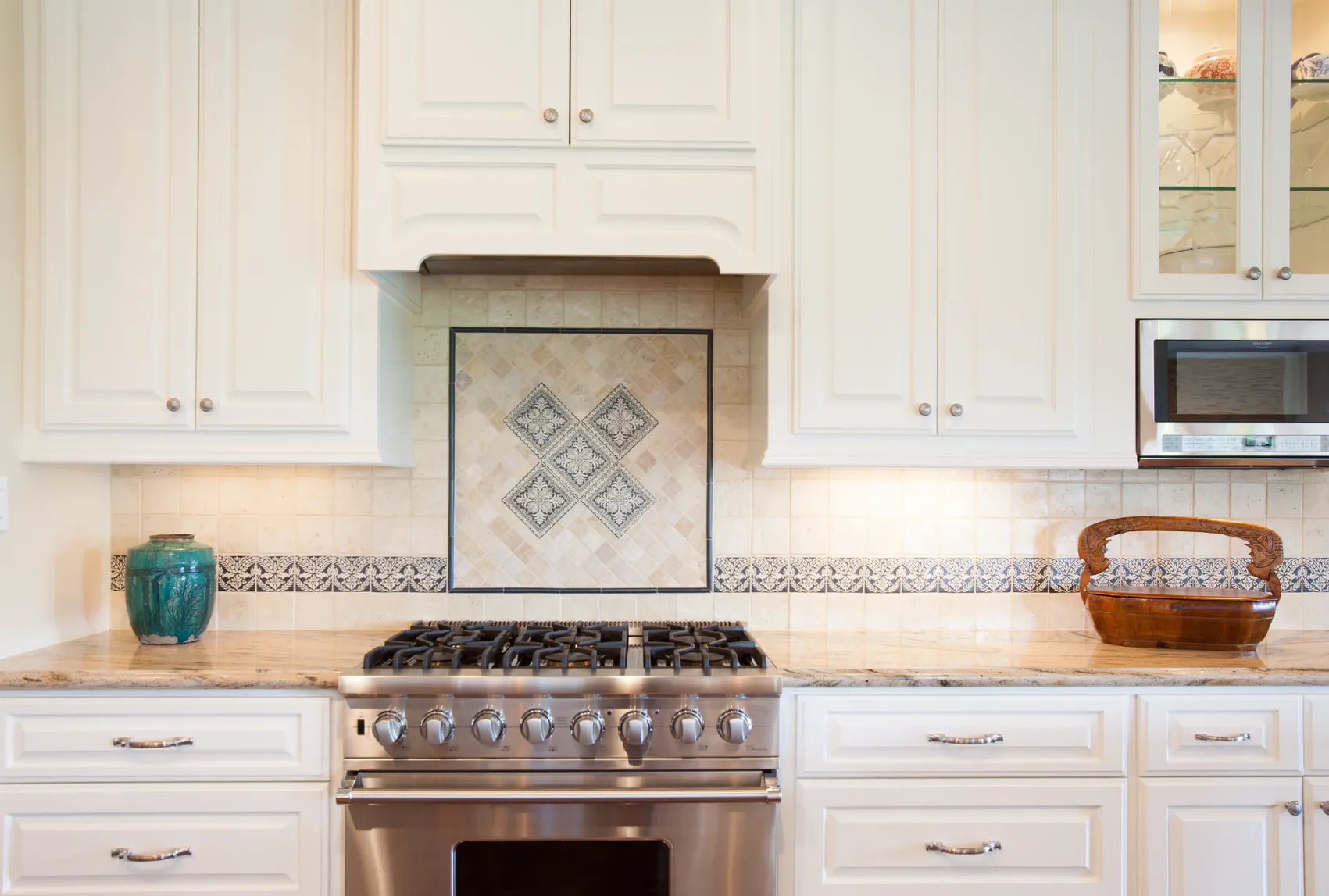 British Colonial: kitchen design reference